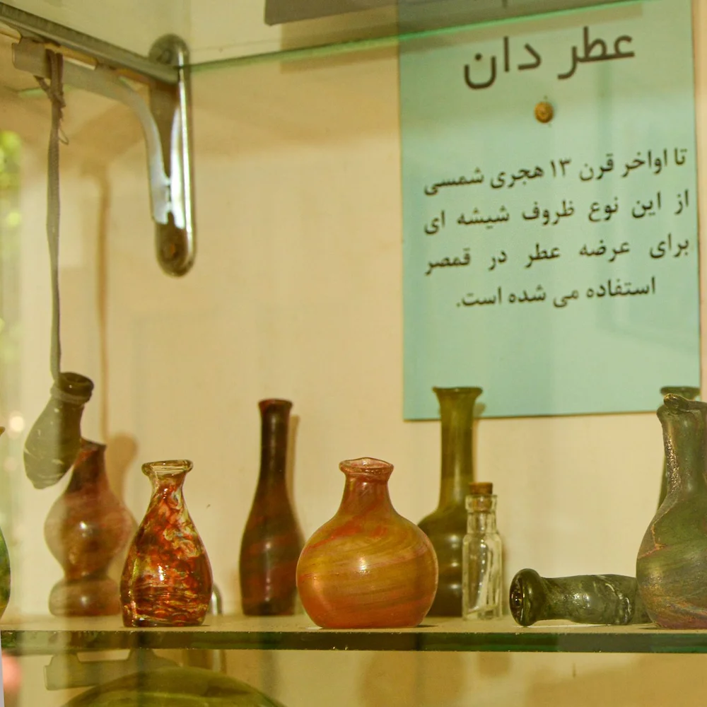 عطردان های تاریخی و قدیمی موزه گلاب قمصر