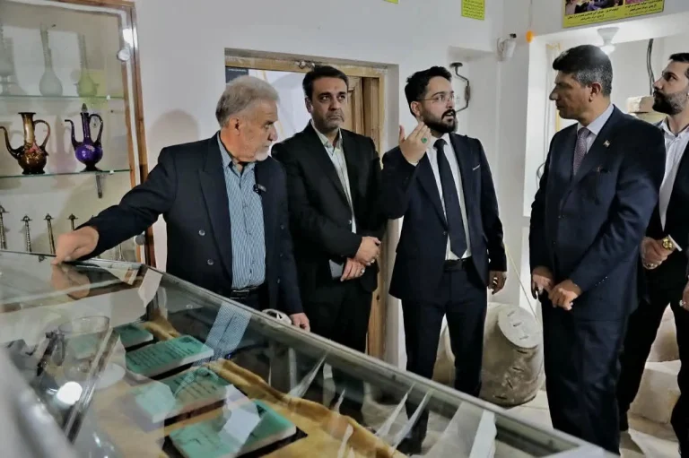 بازدید سرکنسول عراق از موزه گلاب قمصر